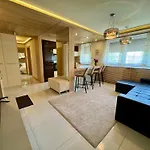 Avira With Free Private Garage
