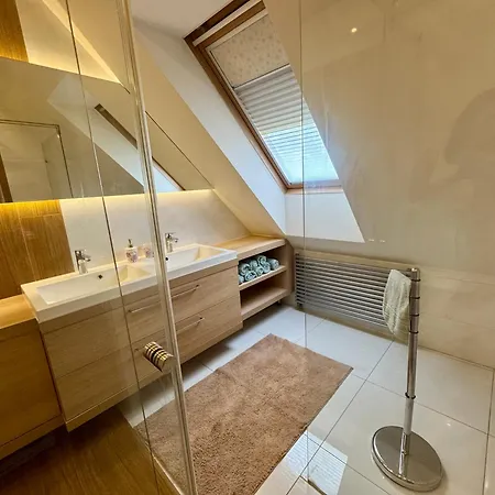 Avira With Free Private Garage * Nyíregyháza