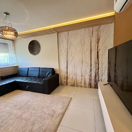 Appartement Avira With Free Private Garage Nyíregyháza