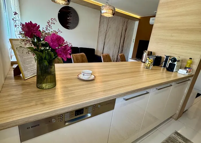 Appartement Avira With Free Private Garage *
