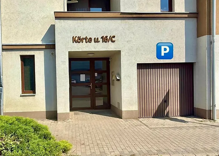 Avira With Free Private Garage Apartman Nyíregyháza
